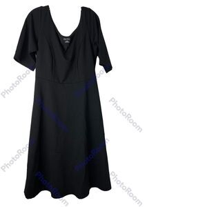 City Chic Black Sheath Dress Sz 18‎ NWOT Short Sleeve Scallop Neck